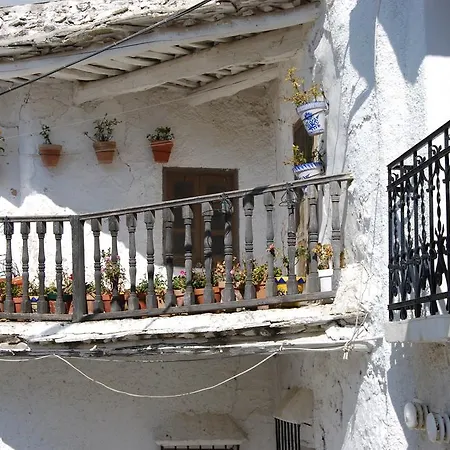 Guest house El Cascapenas De La Alpujarra *